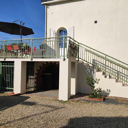 Lucriolla Hotel Oree-d'Anjou Exterior foto
