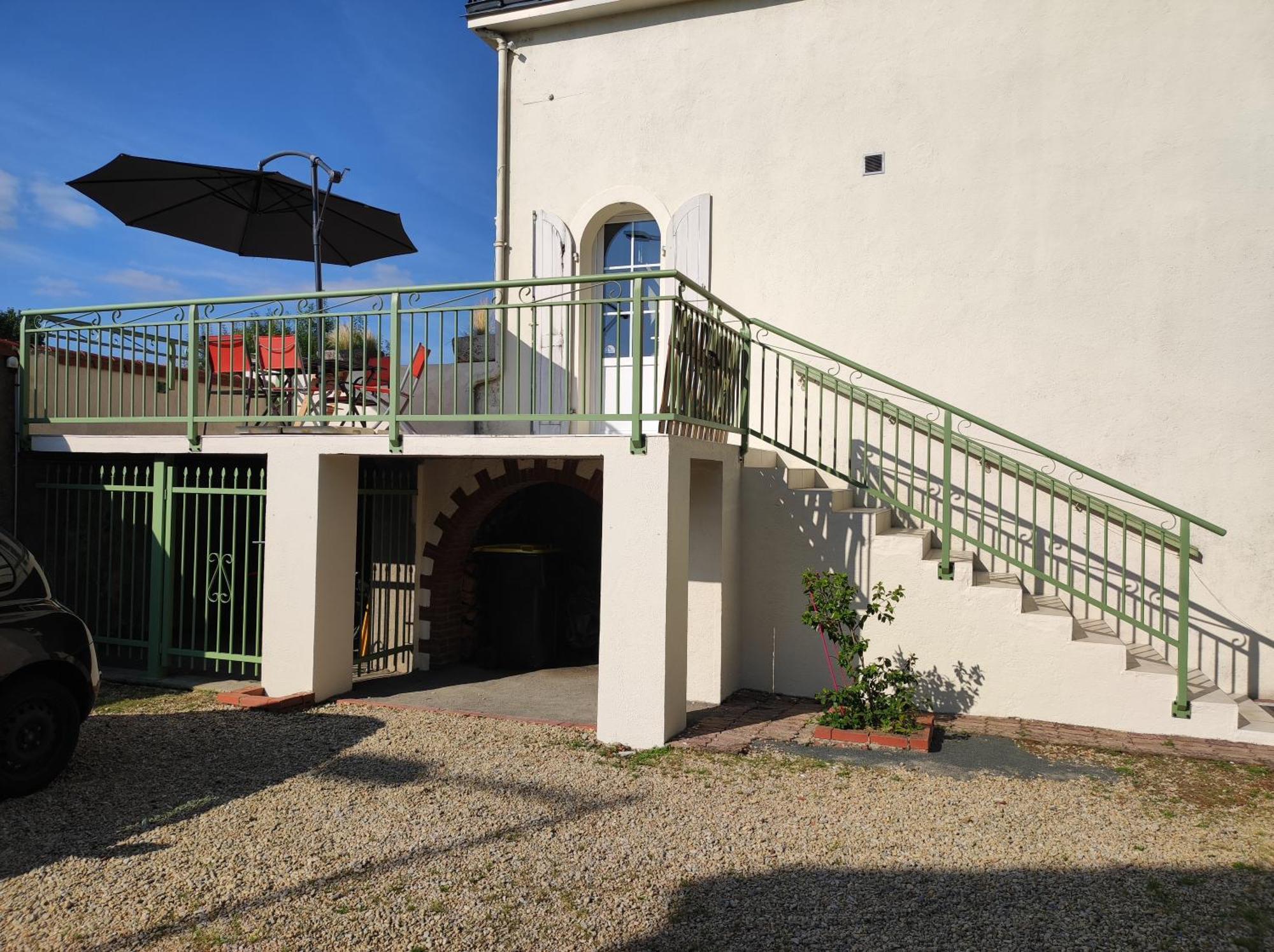 Lucriolla Hotel Oree-d'Anjou Exterior foto